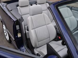 Image 41/50 de BMW 328i (1995)