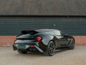 Imagen 32/50 de Aston Martin Vanquish Zagato Shooting Brake (2019)