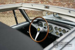 Immagine 28/50 di Ferrari 250 GT 2+2 (1964)