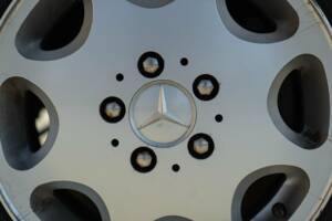 Image 15/50 of Mercedes-Benz 200 CE (1992)