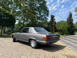 Image 8/43 de Mercedes-Benz 350 SLC (1974)