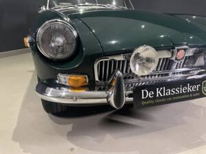 Afbeelding 10/30 van MG MGB (1973)