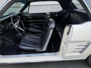 Image 23/40 of Ford Shelby GT 350 (1966)
