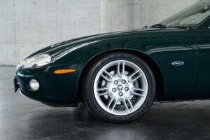 Bild 4/50 von Jaguar XK8 4.0 (2002)