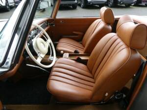 Image 10/27 of Mercedes-Benz 280 SL (1968)