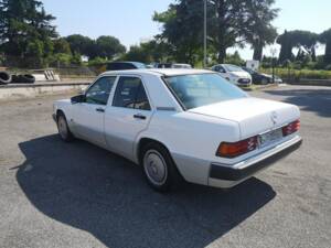 Image 3/34 of Mercedes-Benz 190 E 1.8 (1991)