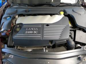Imagen 17/42 de Lancia Thesis 2.4 (2002)