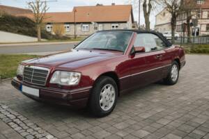 Bild 1/12 von Mercedes-Benz 300 CE-24 (1992)