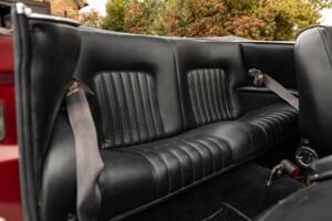 Image 33/45 of Peugeot 504 Convertible (1974)