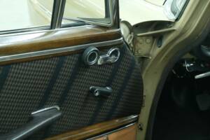 Image 25/50 of Mercedes-Benz 300 SE (1964)