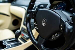 Bild 22/50 von Maserati GranTurismo 4.2 (2008)