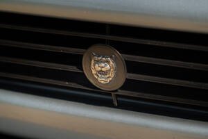 Image 16/50 of Jaguar XJ 220 (1993)
