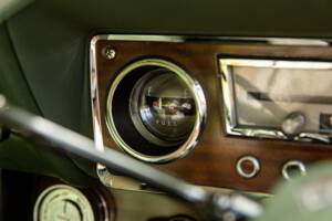 Image 35/44 of Ford Zodiac MkIII (1964)