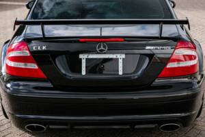Image 18/50 of Mercedes-Benz CLK DTM AMG (2004)