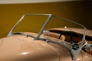 Image 28/50 of Jaguar XK 120 OTS (1952)