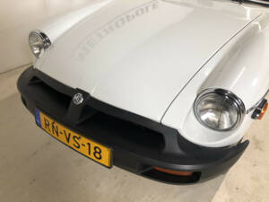 Immagine 14/26 di MG MGB (1977)