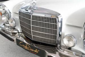Image 20/38 of Mercedes-Benz 280 SE 3,5 (1970)