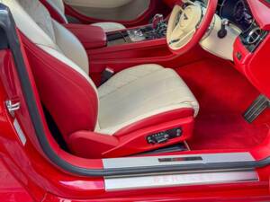 Image 9/44 of Bentley Continental GT V8 (2020)