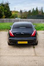 Bild 12/50 von Jaguar XJ 5.0 (2011)