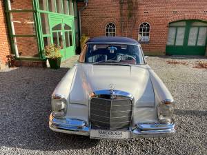 Image 3/19 of Mercedes-Benz 220 SE b (1963)
