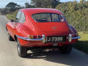 Afbeelding 2/12 van Jaguar E-Type (2+2) (1966)