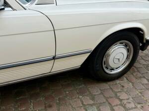 Image 20/50 of Mercedes-Benz 280 SL (1984)