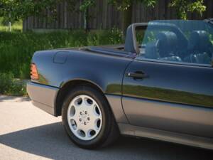 Image 37/39 de Mercedes-Benz 280 SL (1900)