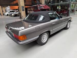 Image 20/29 of Mercedes-Benz 280 SL (1981)