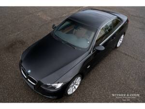Image 21/32 de BMW 335i (2008)