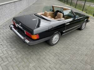 Image 12/36 de Mercedes-Benz 560 SL (1986)