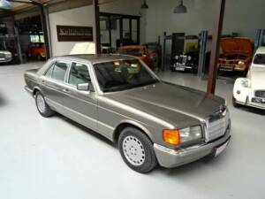 Bild 6/20 von Mercedes-Benz 300 SE (1990)