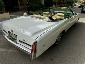 Image 6/8 of Cadillac Fleetwood Eldorado Convertible (1976)