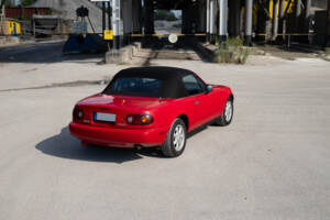 Immagine 5/24 di Mazda MX-5 1.6 (1992)