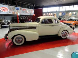 Image 4/15 of LaSalle Series 50&#x2F;27 Opera Coupé (1938)