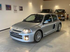 Bild 1/43 von Renault Clio II V6 (2001)