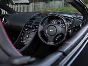 Immagine 47/72 di Aston Martin Vanquish Volante (2016)