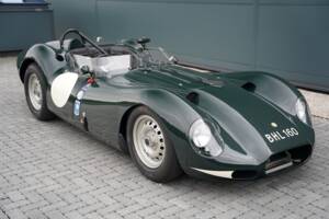 Image 31/50 of Lister Knobbly (1959)