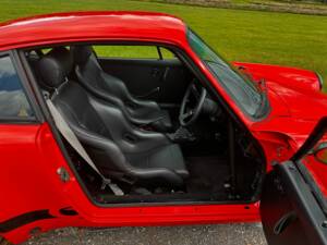 Bild 32/47 von Porsche 911 Carrera 4 (1990)