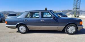 Image 2/50 of Mercedes-Benz 300 SE (1990)