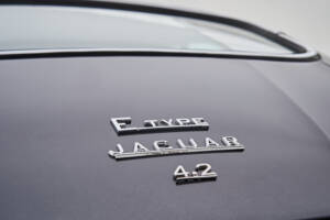 Image 19/97 of Jaguar Type E 4.2 (1966)