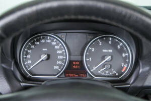Image 19/50 of BMW 125i (2008)