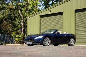 Bild 32/36 von Maserati GranCabrio 4.7 (2010)