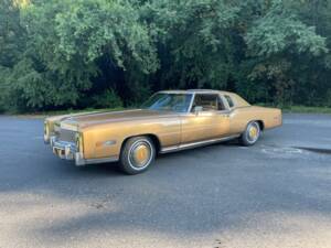 Bild 22/33 von Cadillac Fleetwood Eldorado Biarritz Coupe (1977)