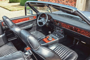 Image 14/22 of Aston Martin V8 Volante (1986)