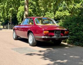 Image 8/48 of Alfa Romeo Giulia 1600 GT Junior (1972)