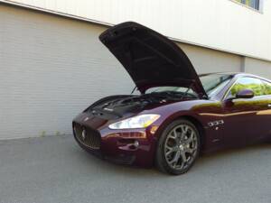 Image 71/98 of Maserati GranTurismo 4.2 (2008)