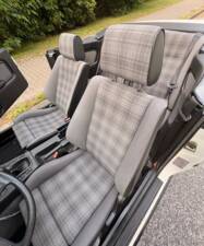 Immagine 18/75 di BMW 320i (1988)