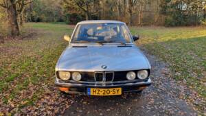 Bild 5/8 von BMW 525i (1982)