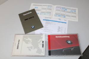Image 25/32 de BMW 325ix (1990)