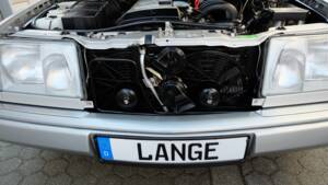 Image 66/74 of Mercedes-Benz E 320 (1997)